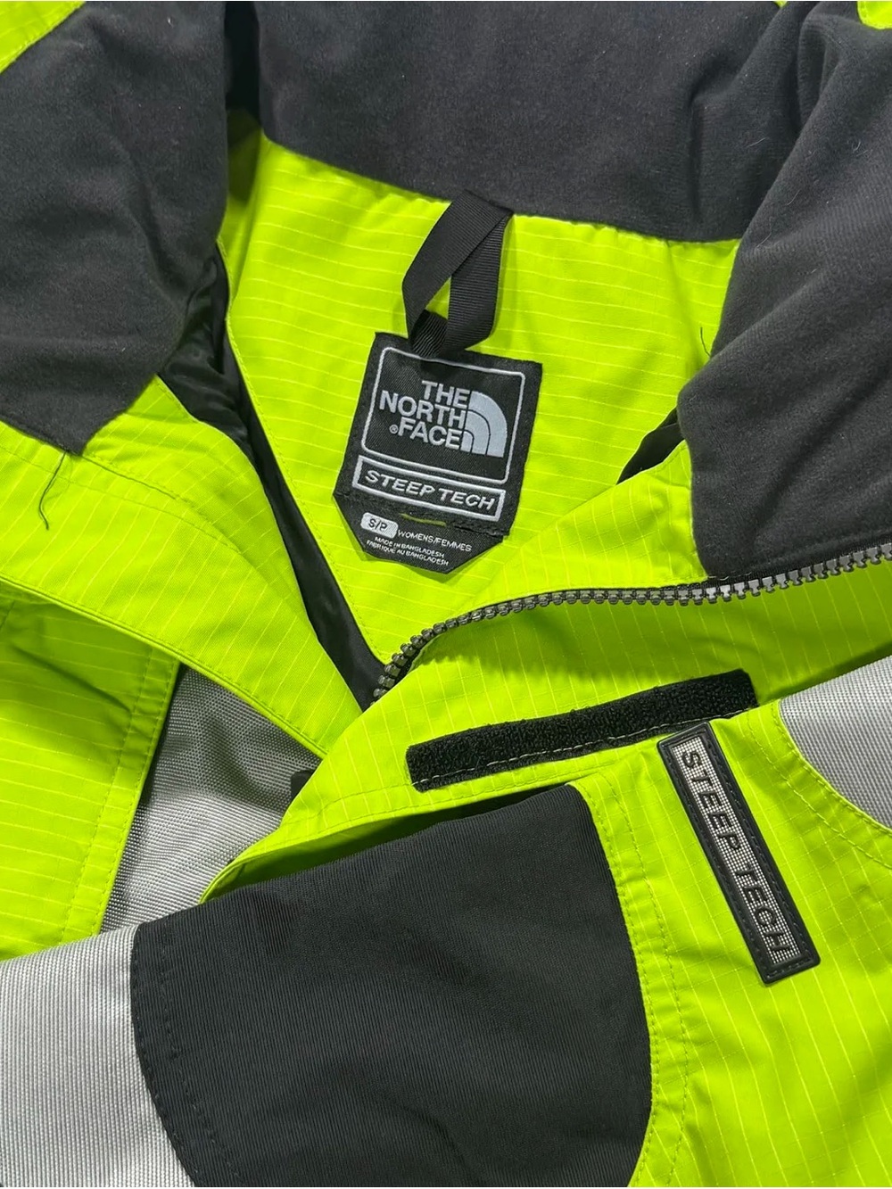 Women's The North Face Steep Tech Neon Jacket (Size Women's S) - Picture 3 of 3